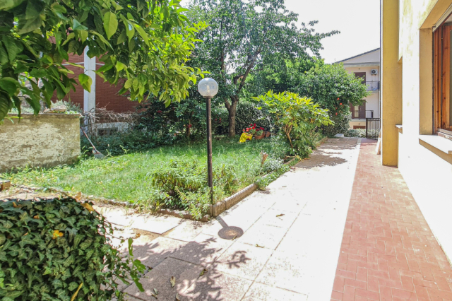 Appartamento con giardino