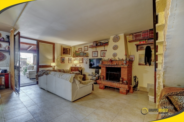 Civitavecchia (RM) – Piazza Vincenzo di Cesare, 4  – € 259.000,00 Villino a Schiera (Località Boccelle) 