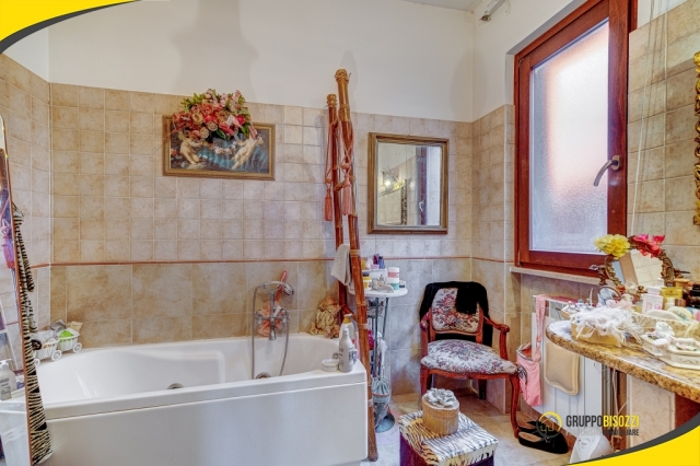 Civitavecchia (RM) – Piazza Vincenzo di Cesare, 4  – € 259.000,00 Villino a Schiera (Località Boccelle) 