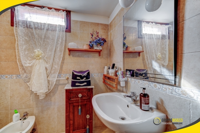 Civitavecchia (RM) – Piazza Vincenzo di Cesare, 4  – € 259.000,00 Villino a Schiera (Località Boccelle) 