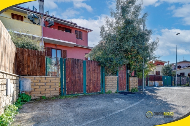 Civitavecchia (RM) – Piazza Vincenzo di Cesare, 4  – € 259.000,00 Villino a Schiera (Località Boccelle) 