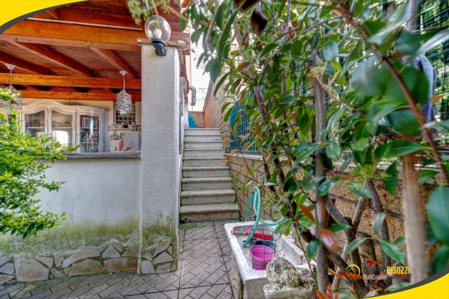 Civitavecchia (RM) – Piazza Vincenzo di Cesare, 4  – € 259.000,00 Villino a Schiera (Località Boccelle) 