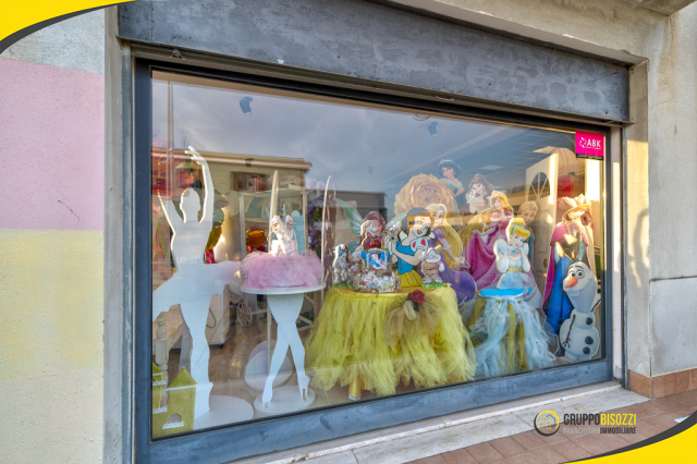 Tarquinia- Attività Commerciale Shabbylandia 