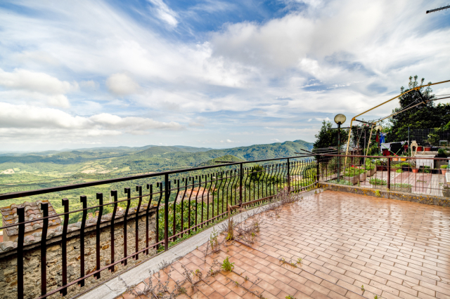 Appartamento con terrazzo vista Rocca