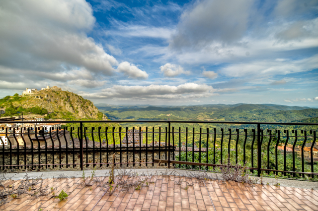 Appartamento con terrazzo vista Rocca