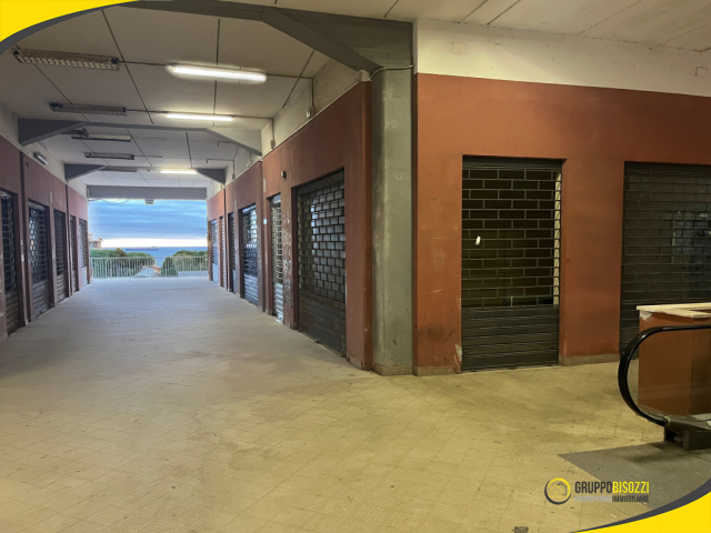 Negozio in centro commerciale