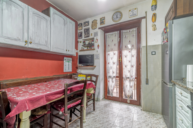 Ampio appartamento con sfogo esterno
