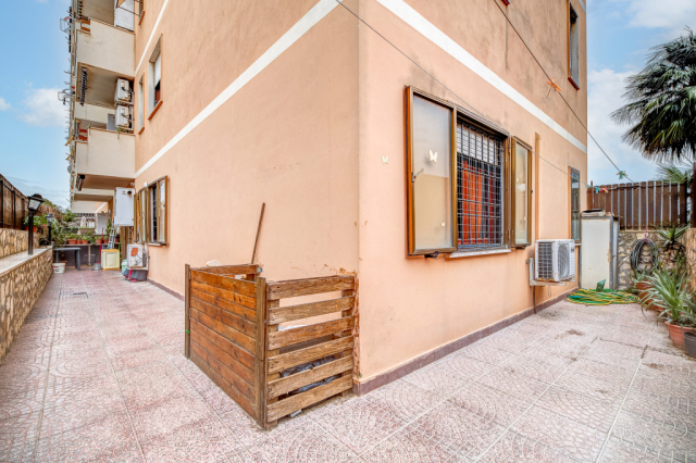 Ampio appartamento con sfogo esterno