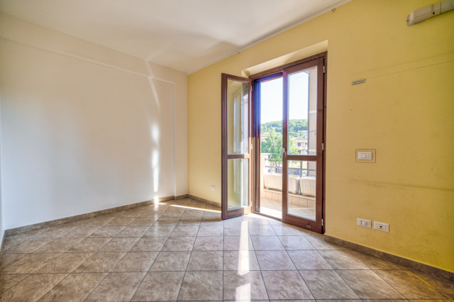 Ampio appartamento con box e posto auto
