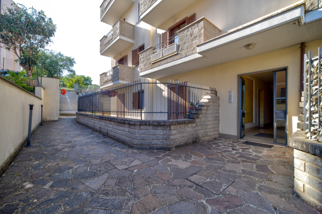 Ampio appartamento con box e posto auto