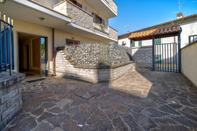 Ampio appartamento con box e posto auto