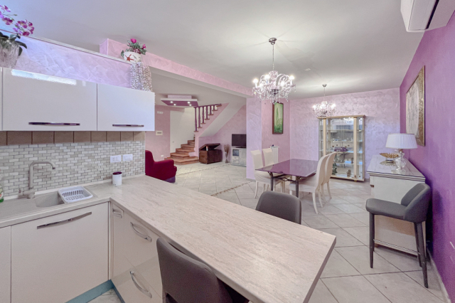 Appartamento con piscina condominiale