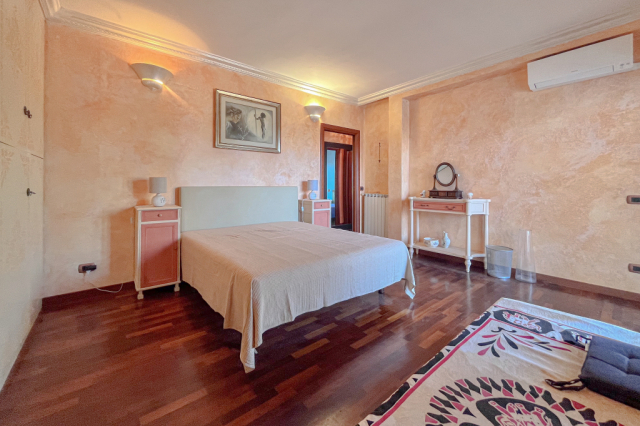 Appartamento con piscina condominiale