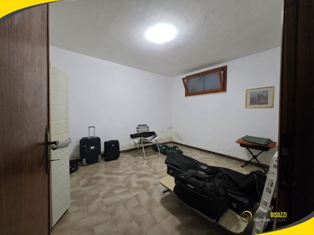 Civitavecchia (RM) - Via delle Rose n. 4