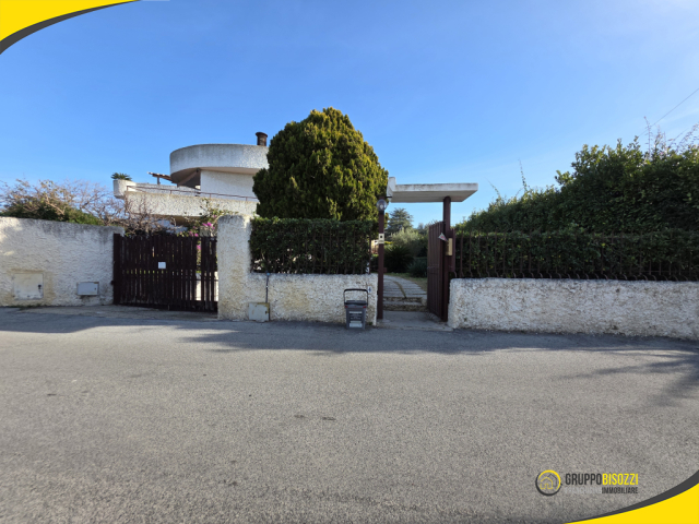 Civitavecchia (RM) - Via delle Rose n. 4