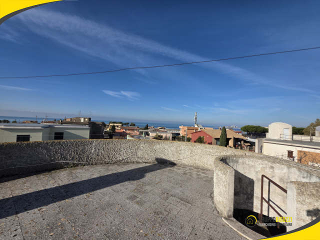 Civitavecchia (RM) - Via delle Rose n. 4