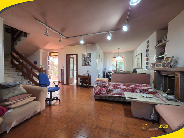 Civitavecchia (RM) - Via delle Rose n. 4