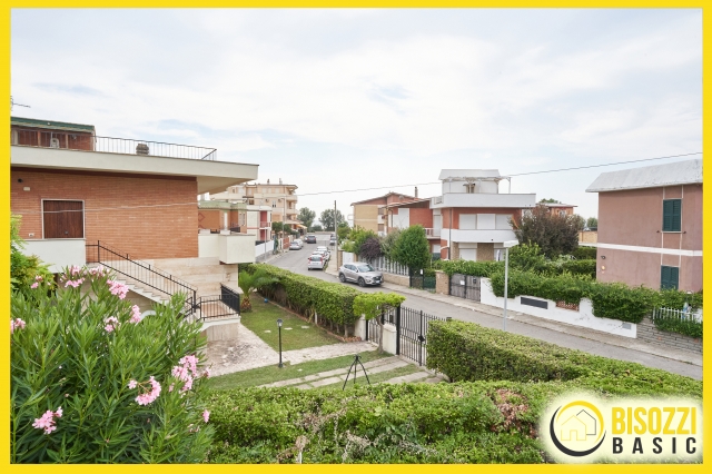 Tarquinia, Via delle Carene 28 - Appartamento con terrazzi e posto auto a 50 metri dal mare